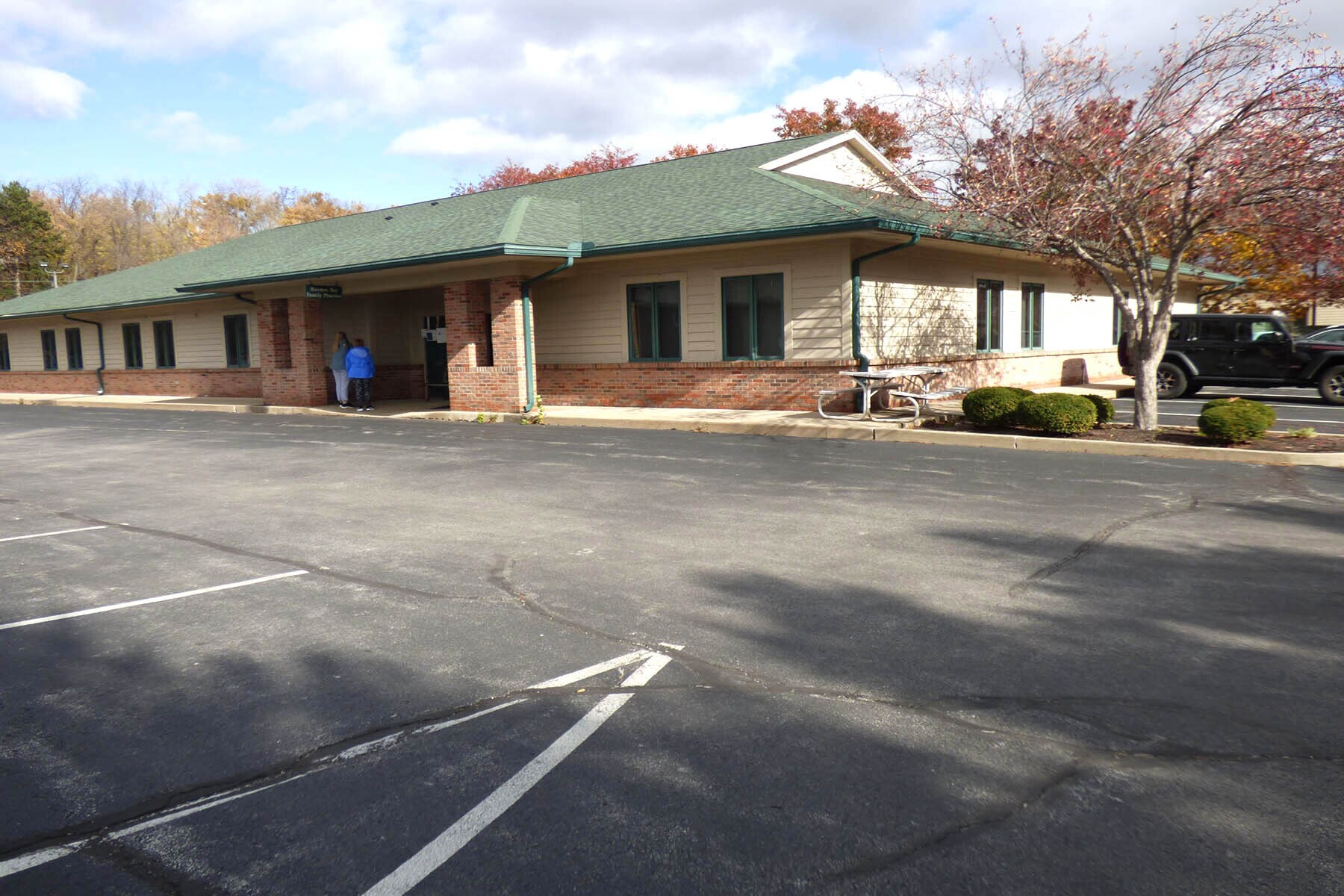 43244330 Navarre Ave Oregon, OH 43616 Office Property for Lease on