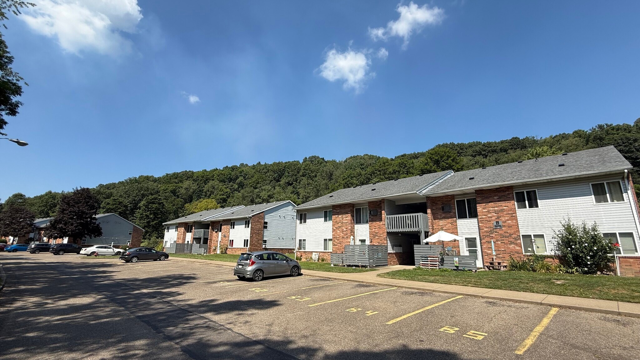 432 McConnell St, Uhrichsville, OH for Sale