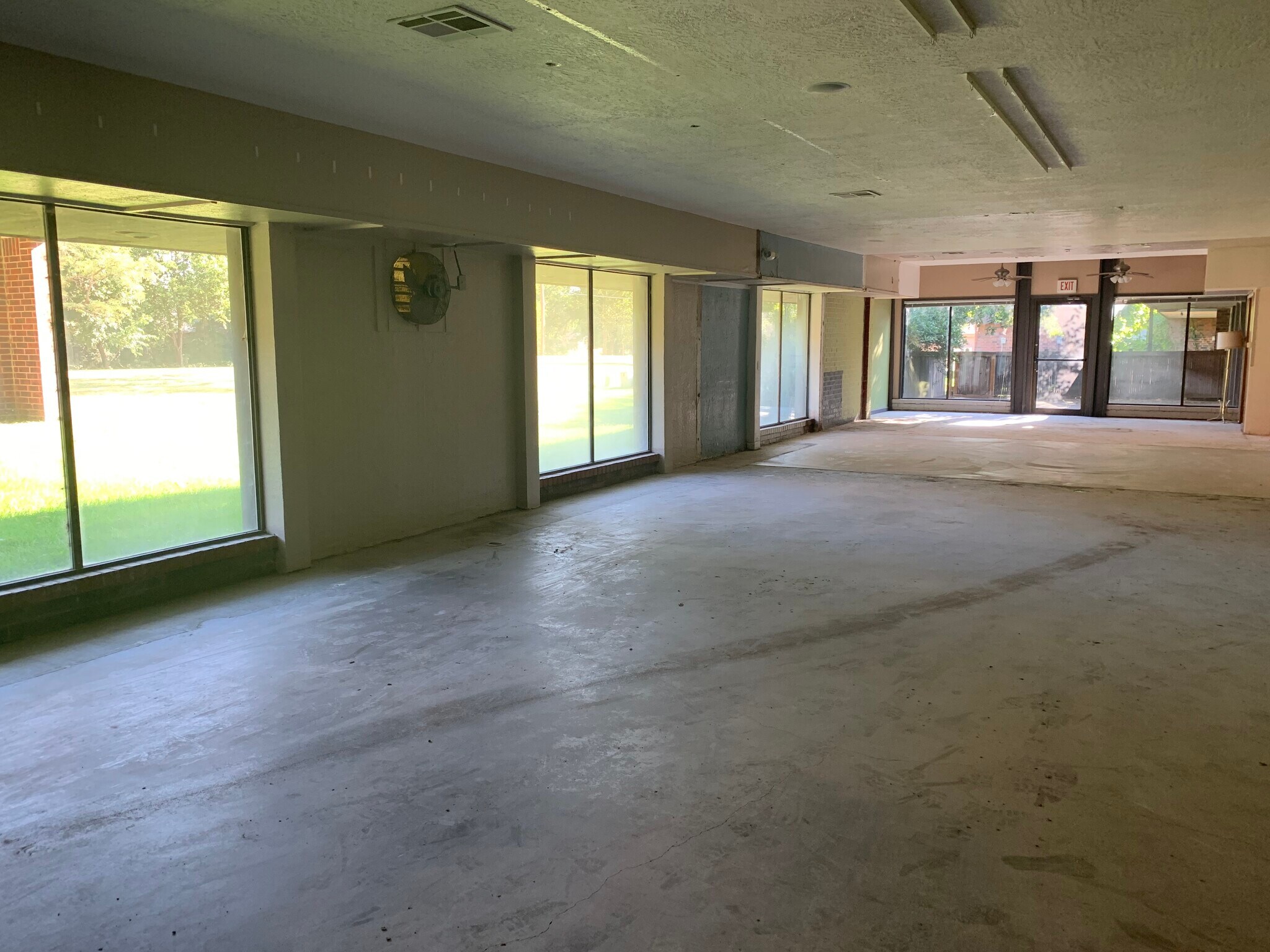 Willow Road Enid, OK 73703 Office Property for Lease on