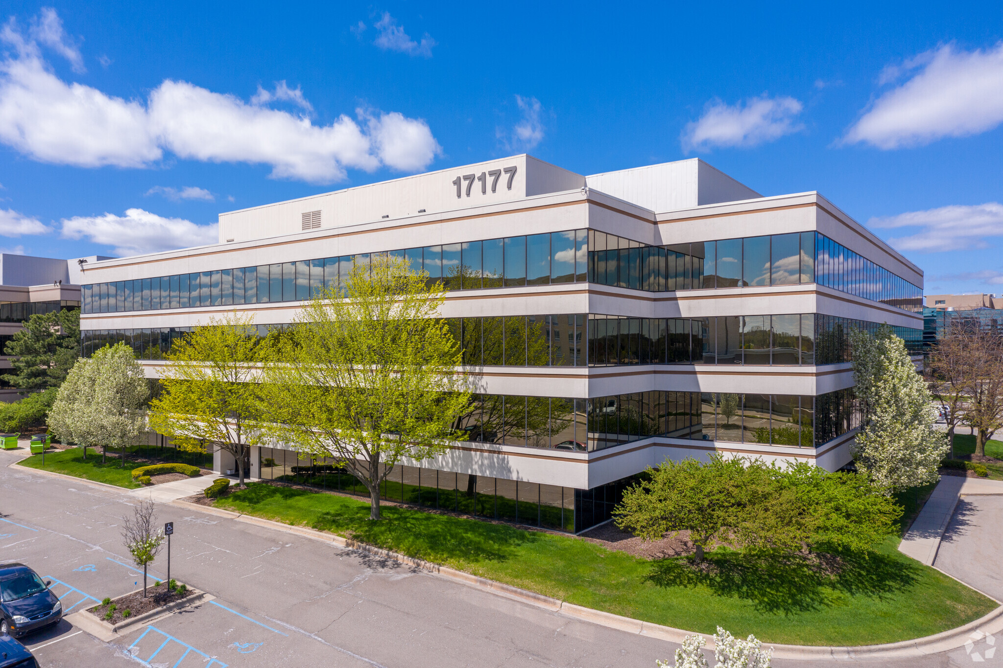 17177 N Laurel Park Dr, Livonia, MI for Rent