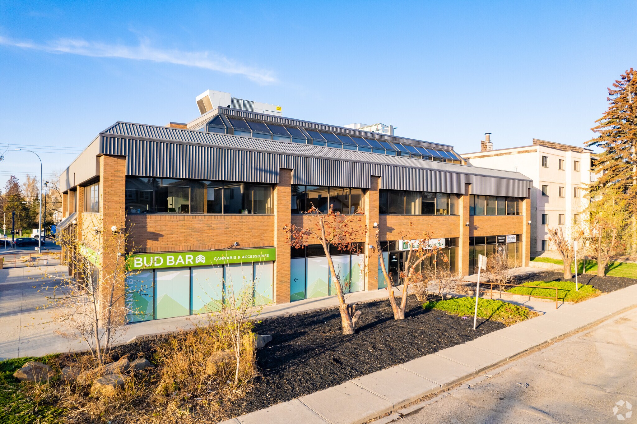 1717 10th St NW, Calgary, AB for Rent