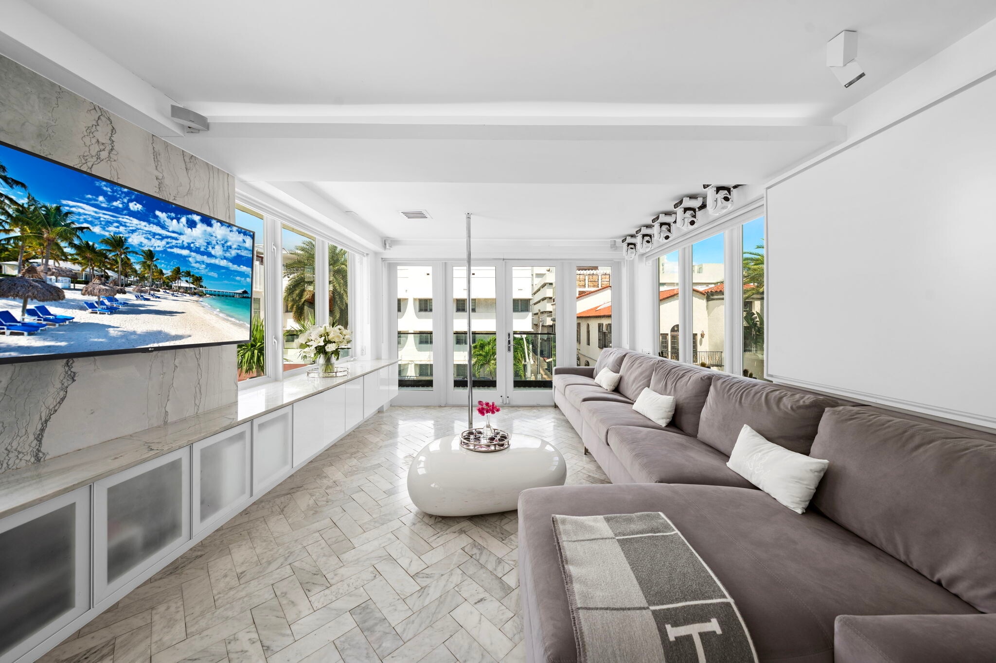 124 11th St, Miami Beach, FL for Sale