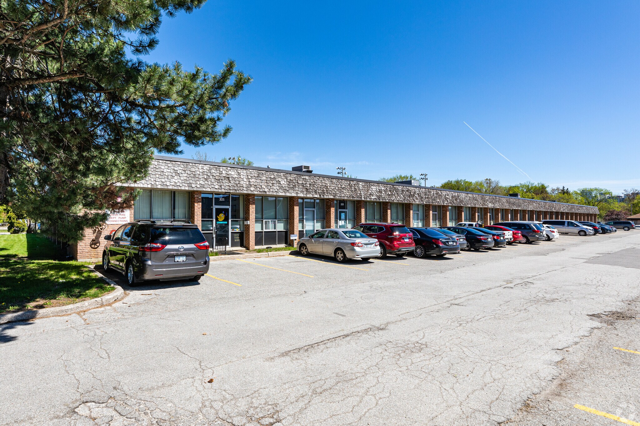 321-343 Lesmill Rd, Toronto, ON for Rent