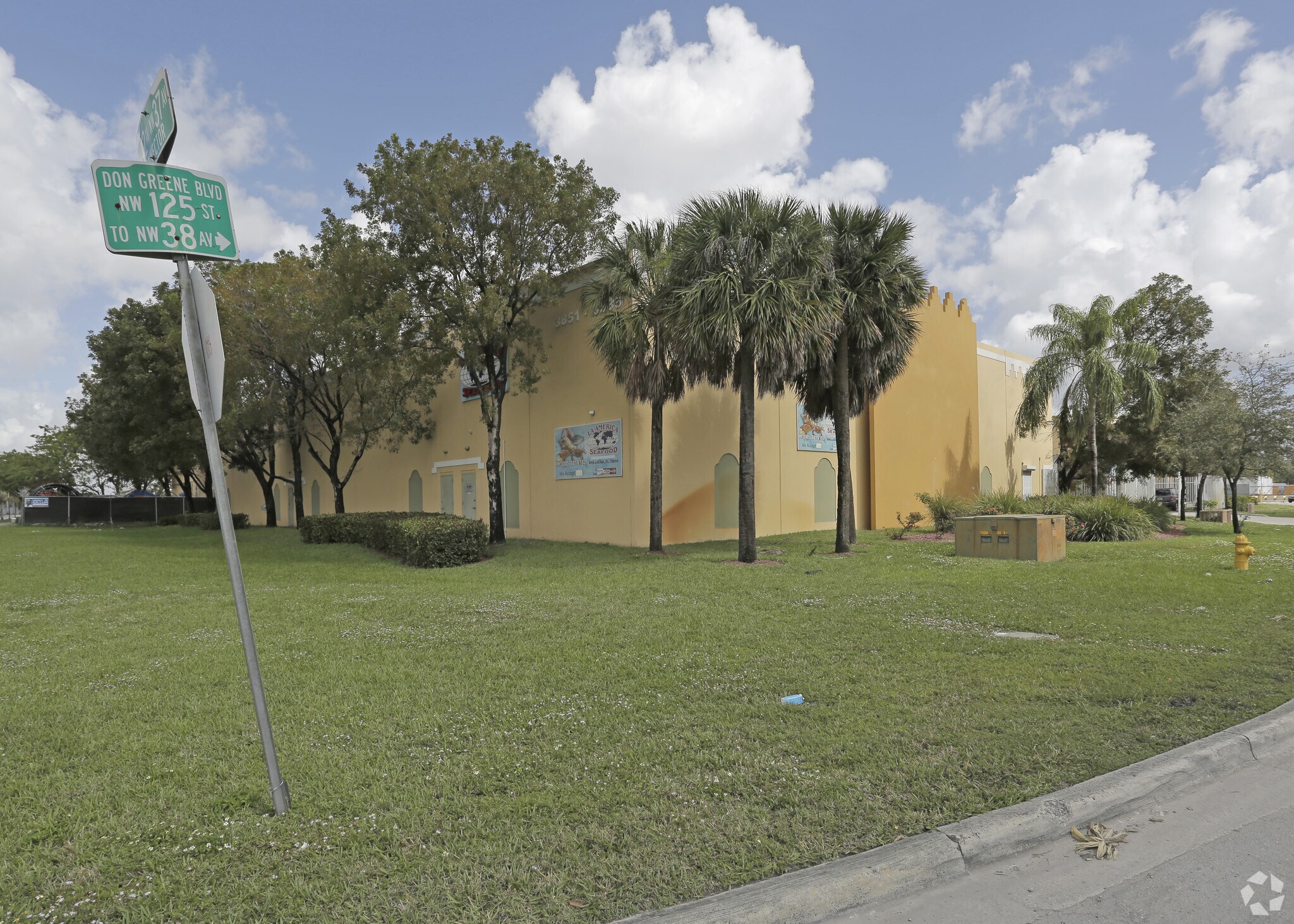 38513885 NW 125th St Opa Locka, FL 33054 Industrial Property for