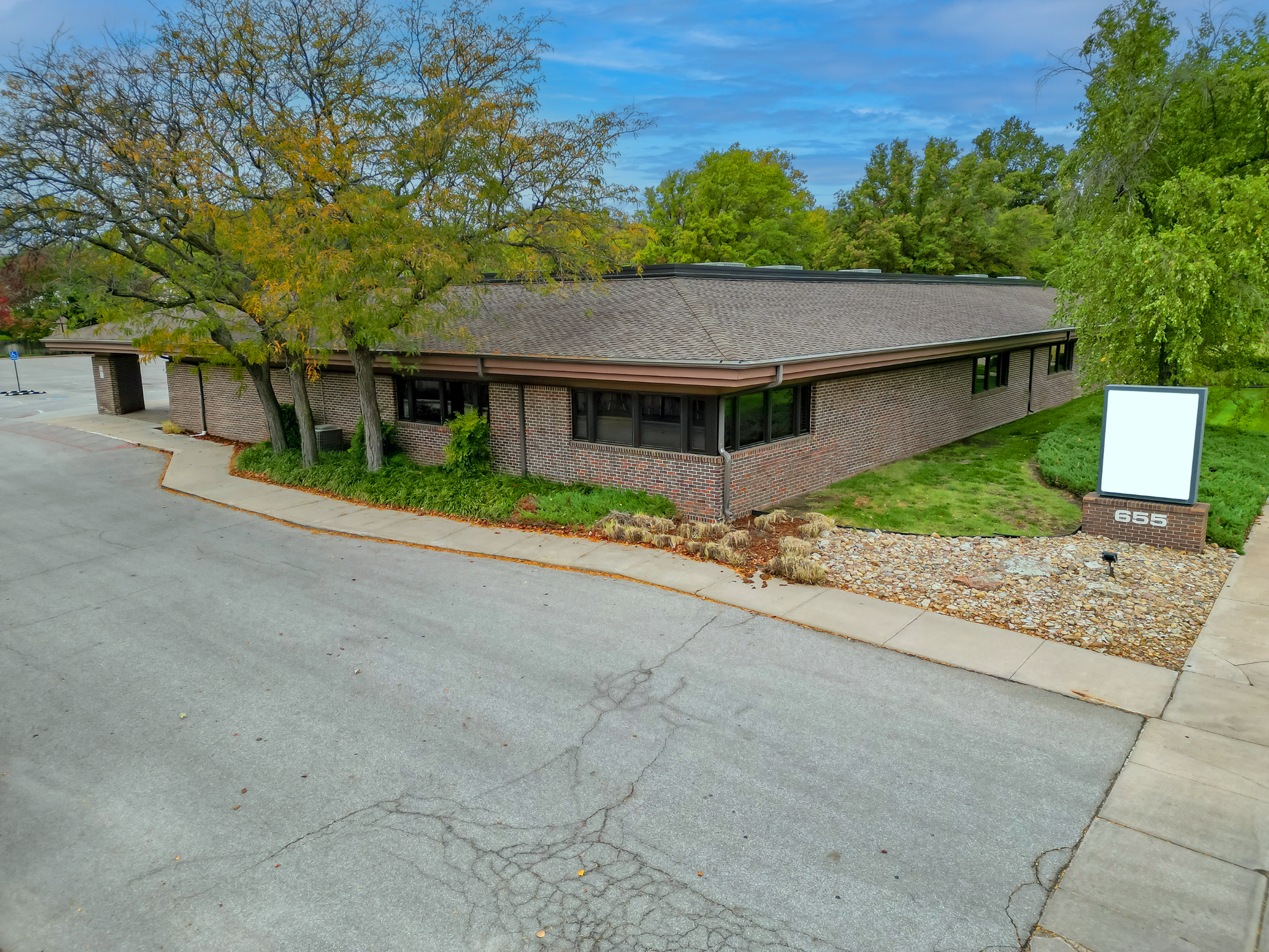 655 N Woodlawn St, Wichita, KS for Rent