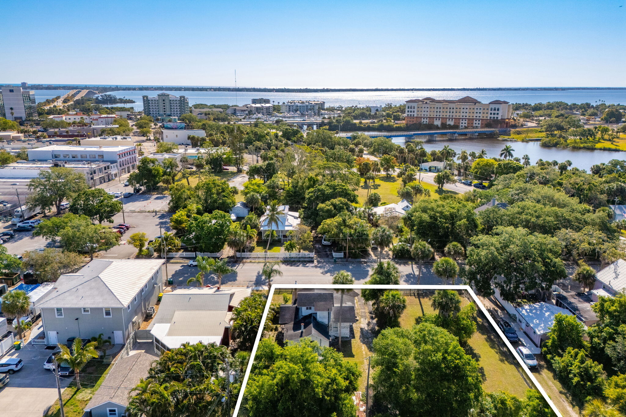 2106 Vernon Pl, Melbourne, FL for Sale