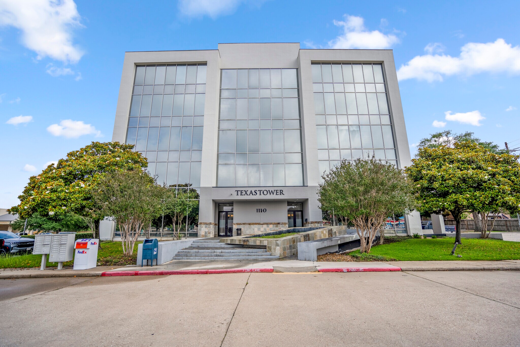 1110 N Loop 336 W, Conroe, TX for Rent