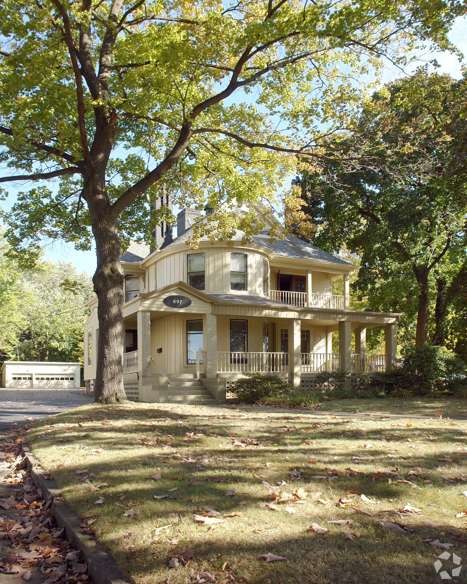 697 W Market St, Akron, OH for Sale