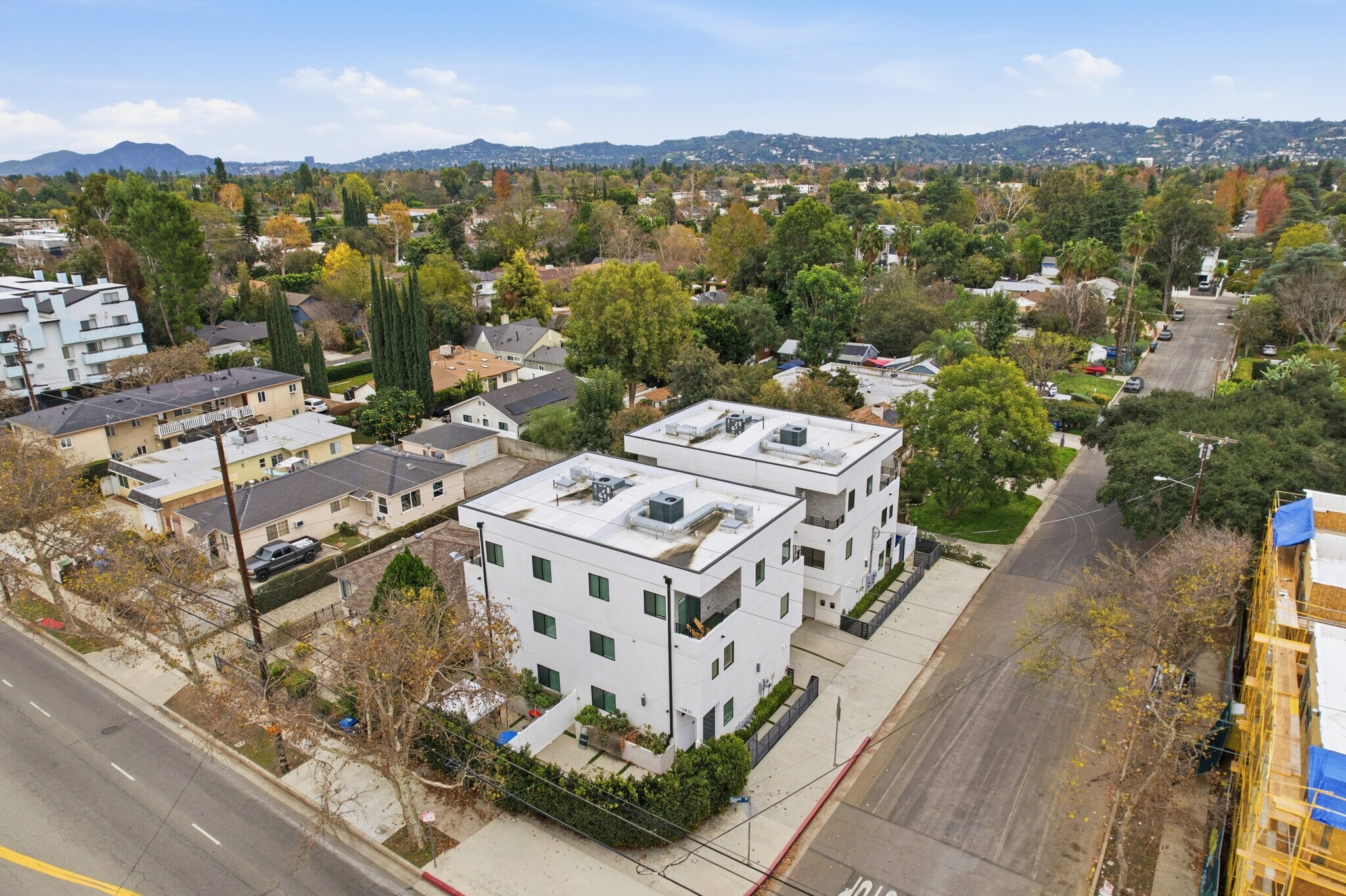 13822 Oxnard St, Van Nuys, CA for Sale