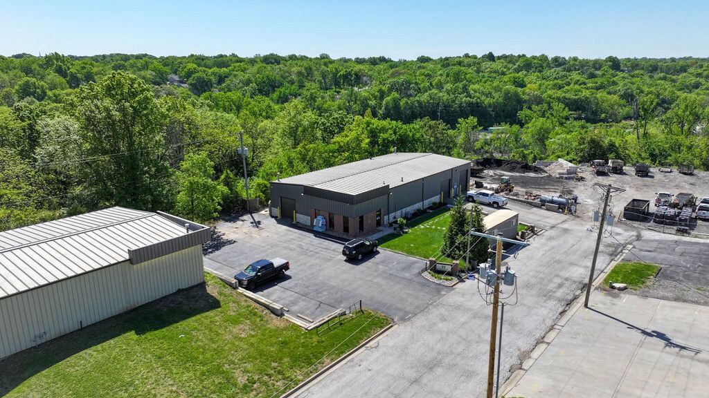 1130 SW 28th St, Blue Springs, MO for Rent