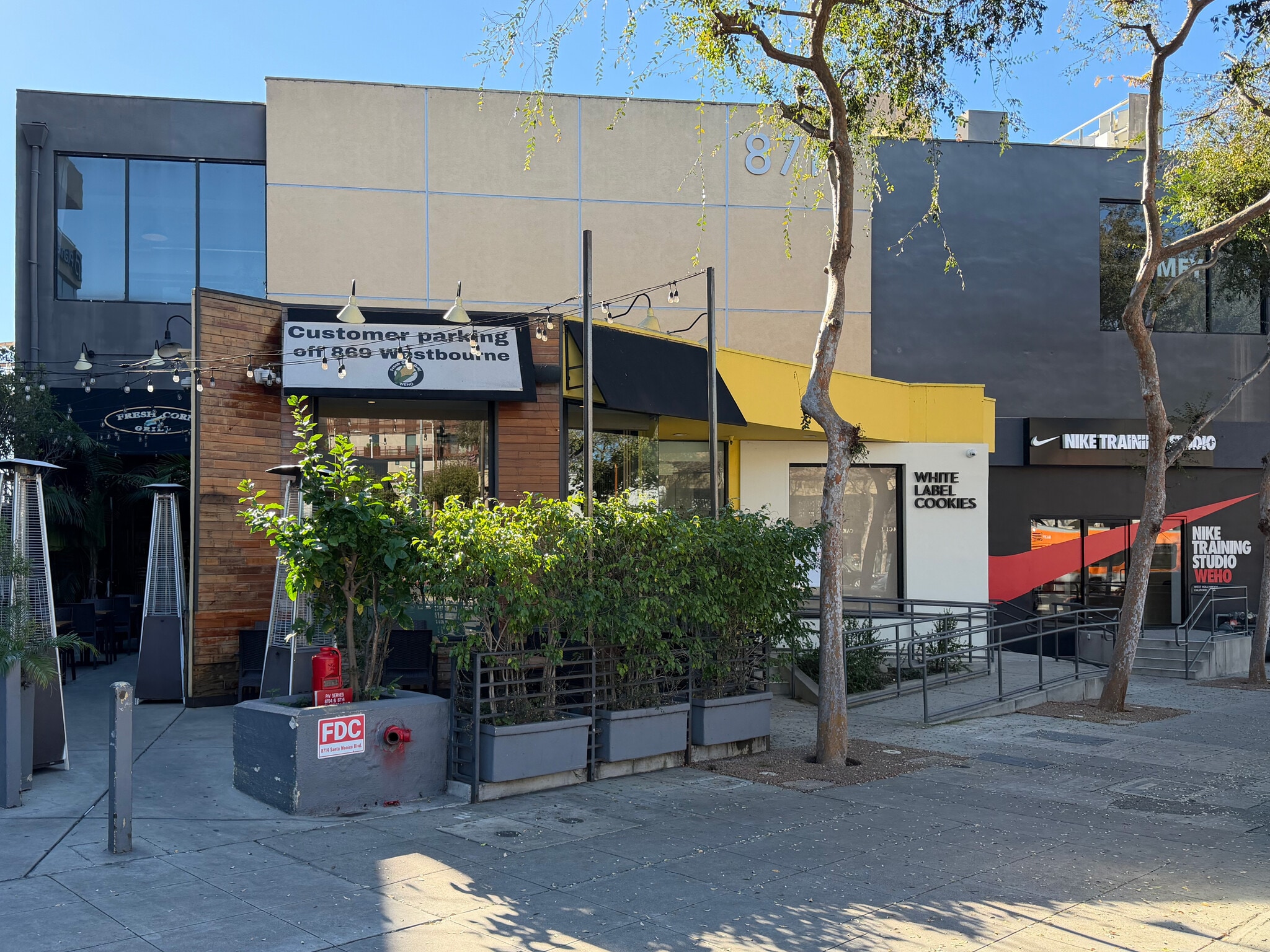 8714 Santa Monica Blvd, West Hollywood, CA for Rent