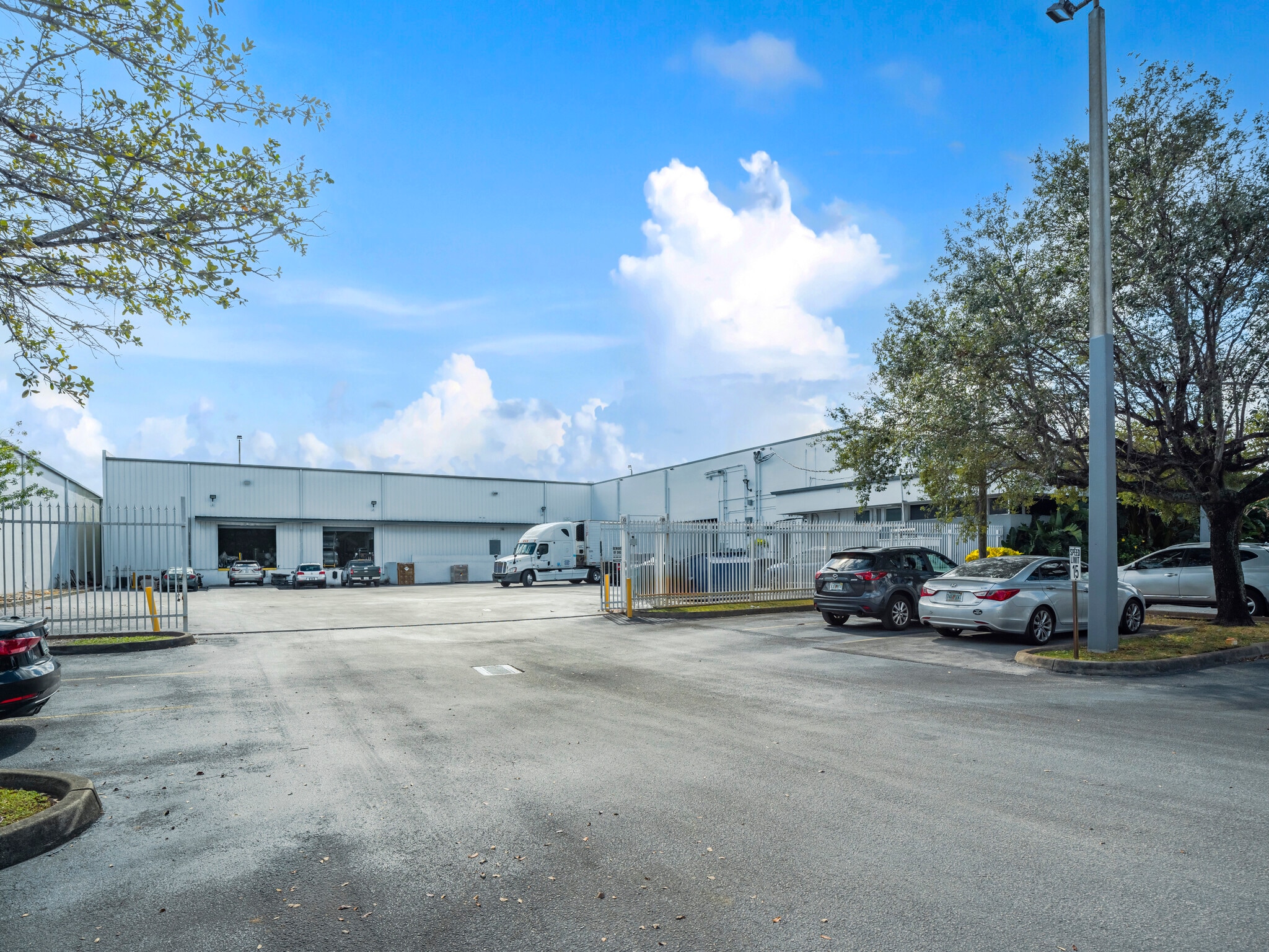 50 NE 179th St, Miami, FL for Rent