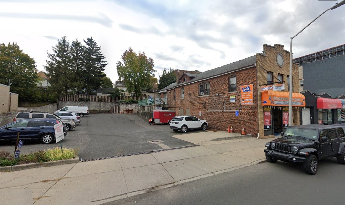 508 Broad Ave, Ridgefield, NJ for Rent