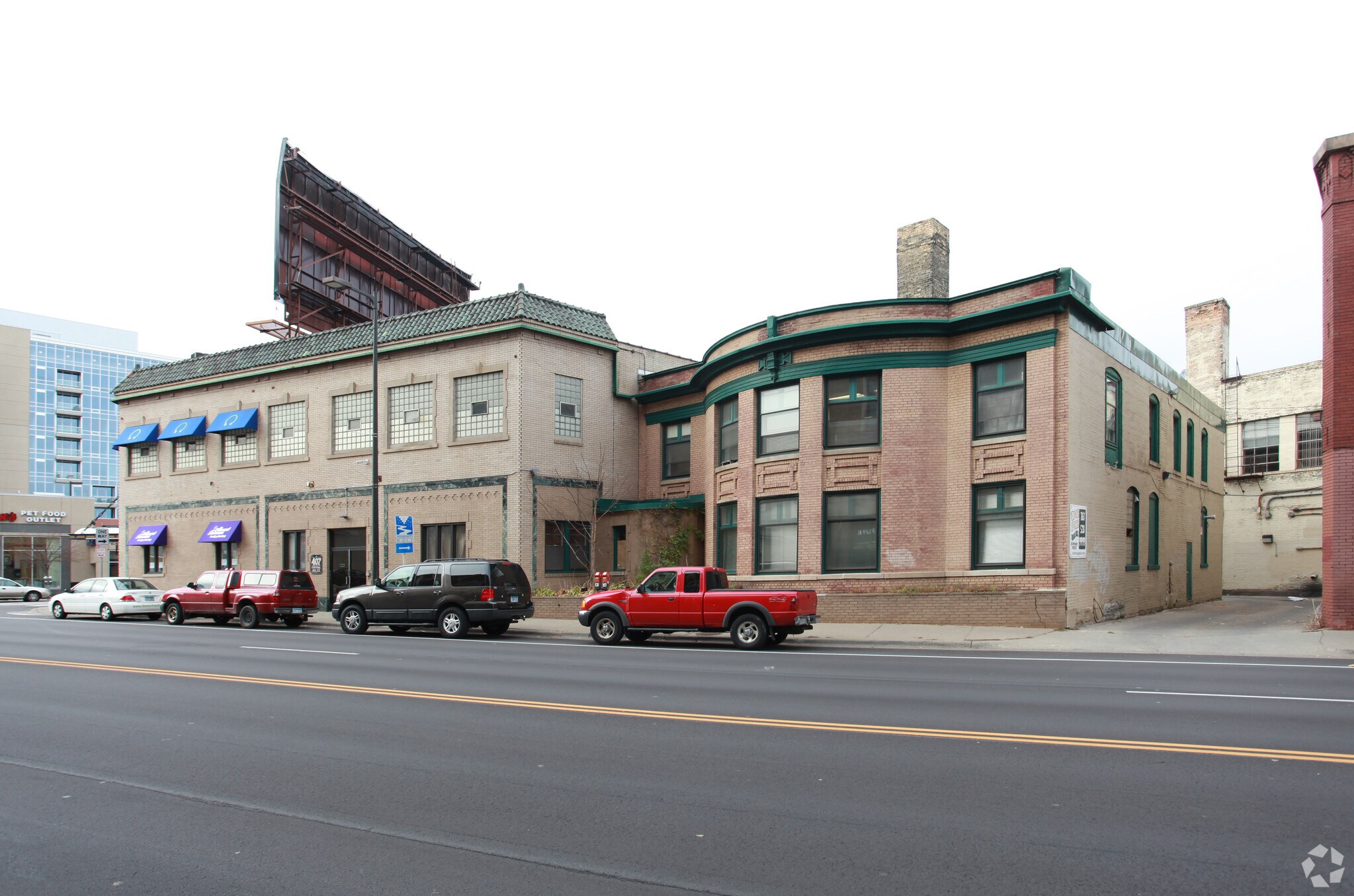 405-407 SE Central Ave, Minneapolis, MN for Rent