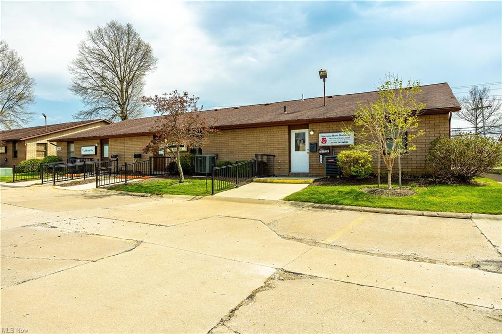 1680 Cooper Foster Park Rd, Lorain, OH for Sale