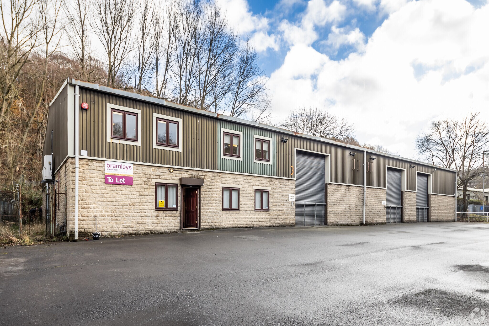Burrwood Way, Holywell Green, WYK for Rent