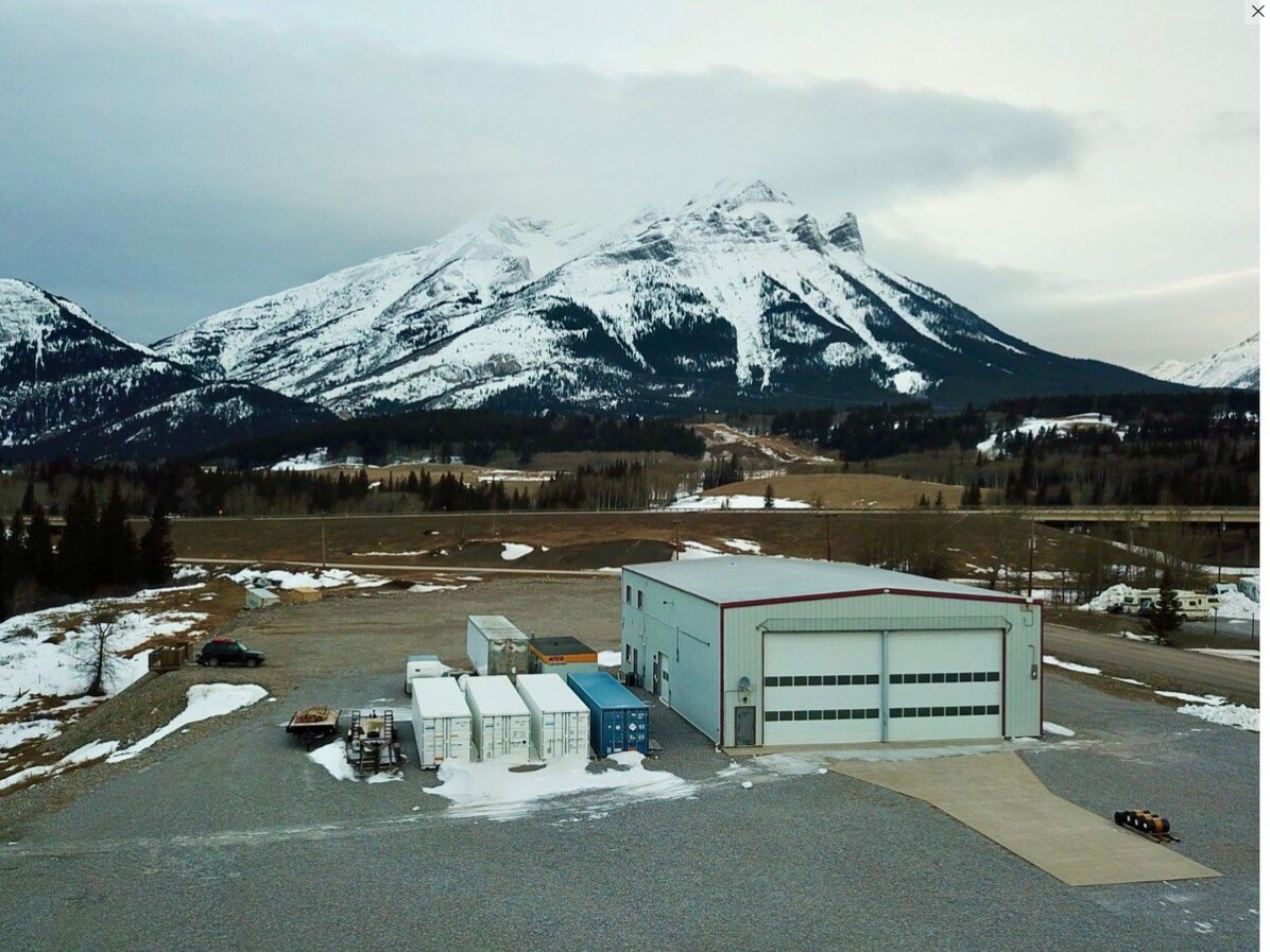3608 8th Av, Coleman, AB for Sale