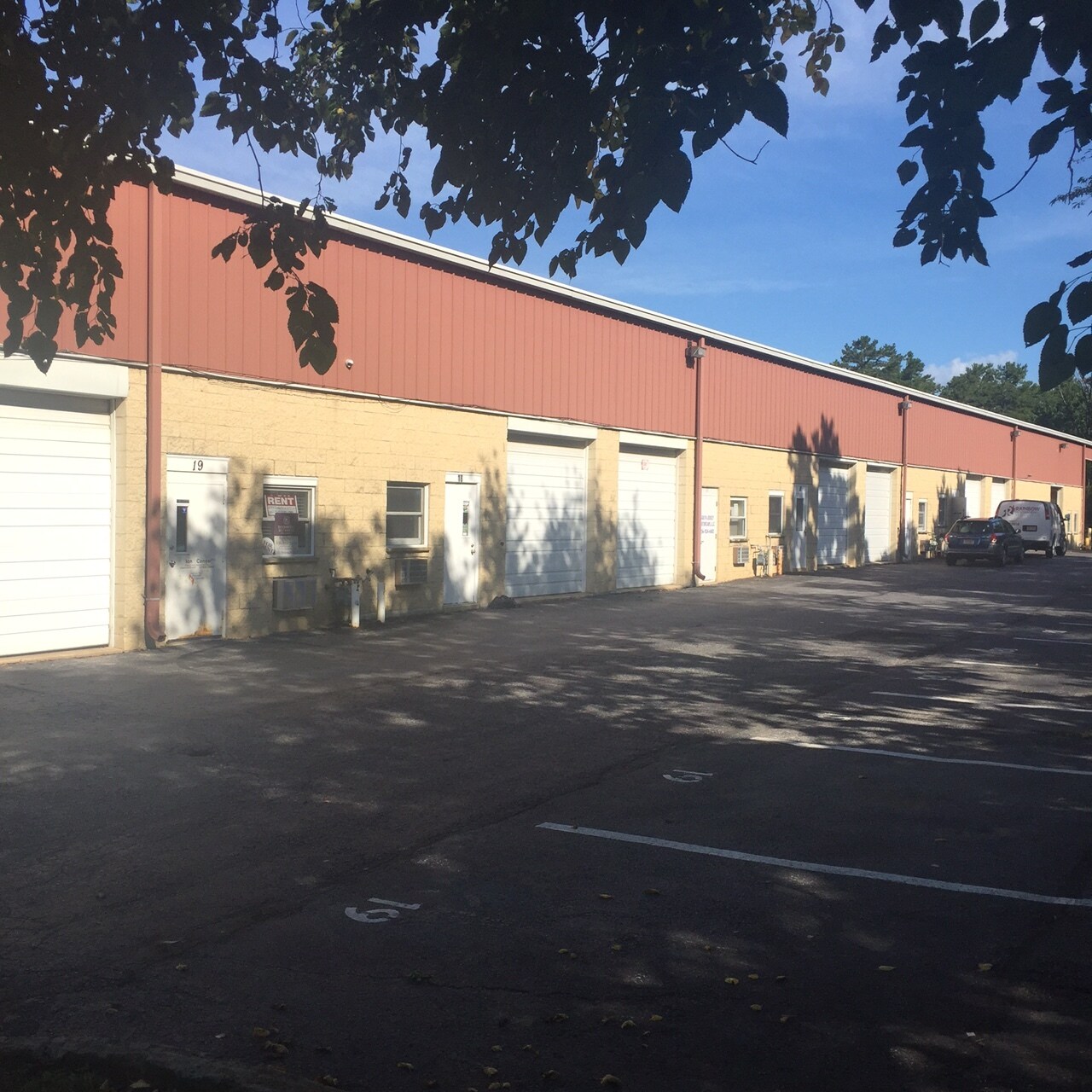 1044 Industrial Dr, West Berlin, NJ for Rent