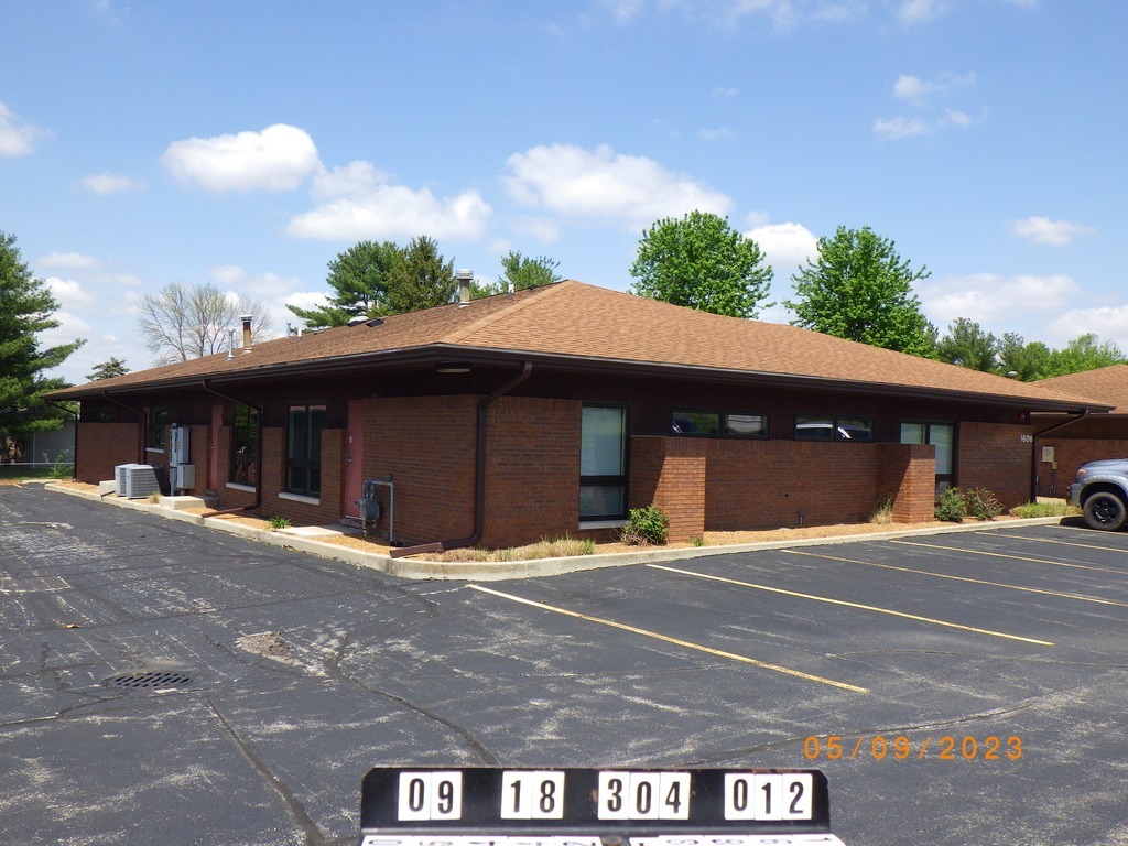 1606 W Lafayette Ave, Jacksonville, IL for Sale