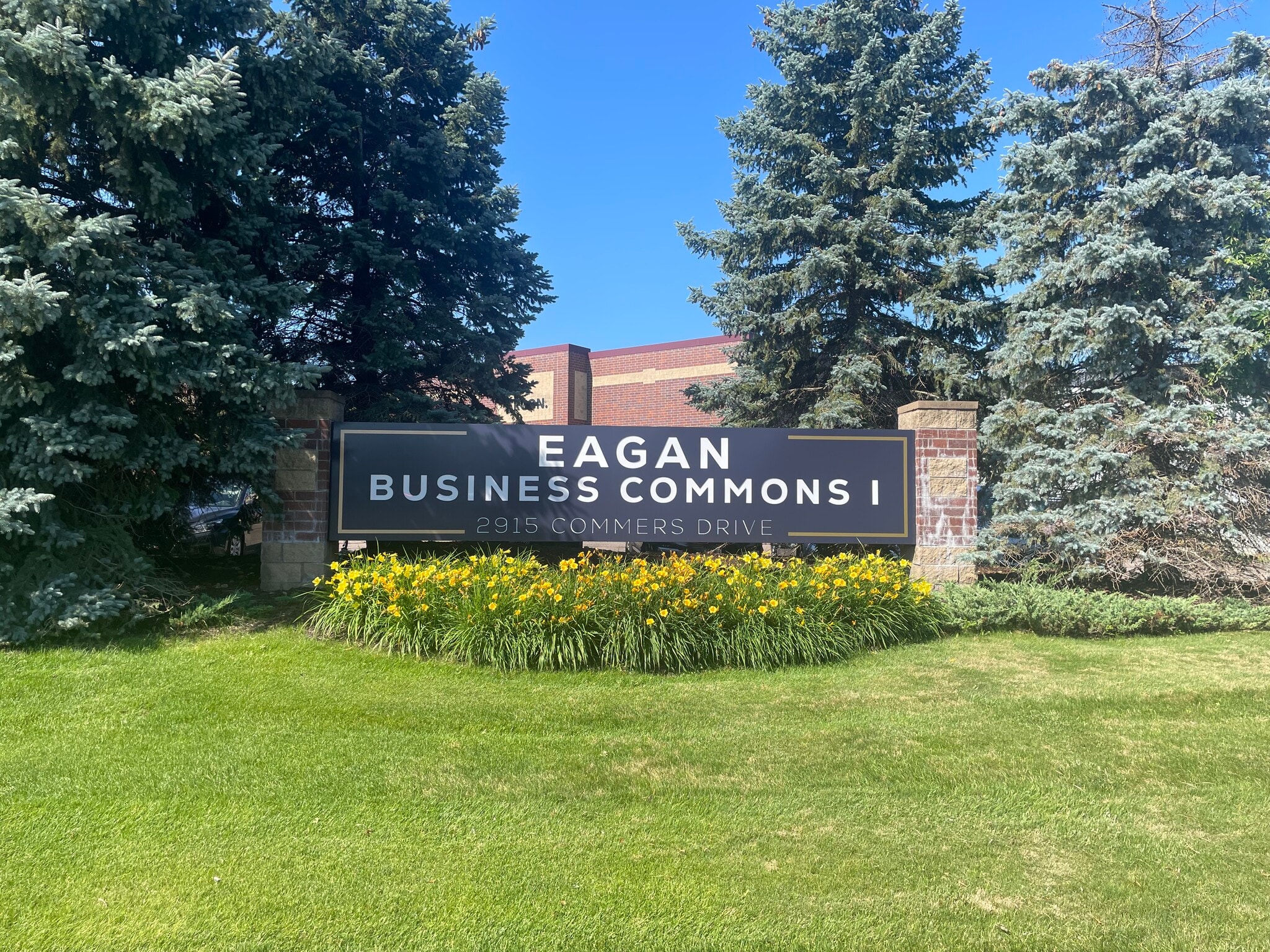 2915 Commers Dr, Eagan, MN for Rent