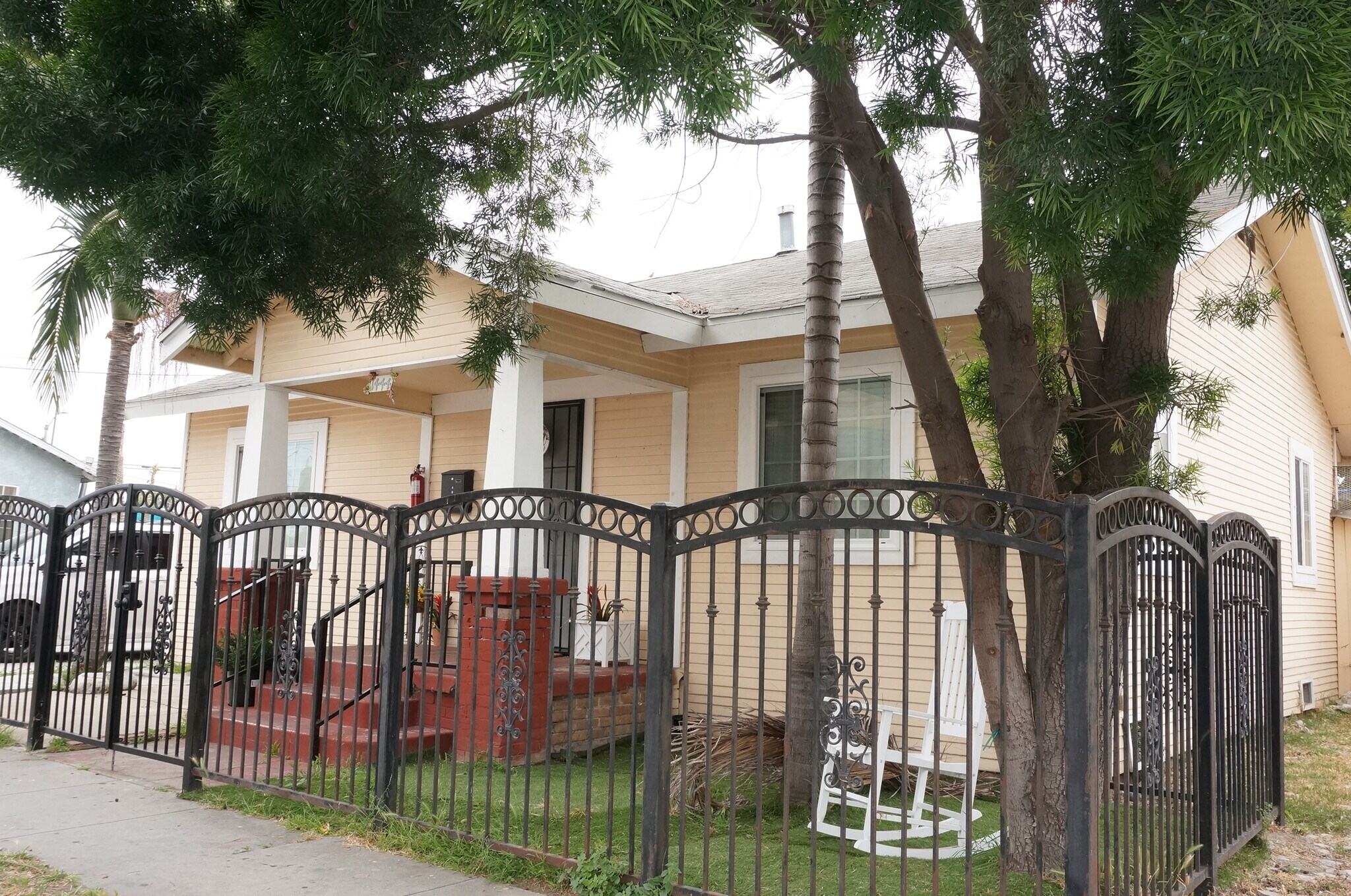 1444 E 67th St Los Angeles, CA 90001 MultiFamily Property for Lease on