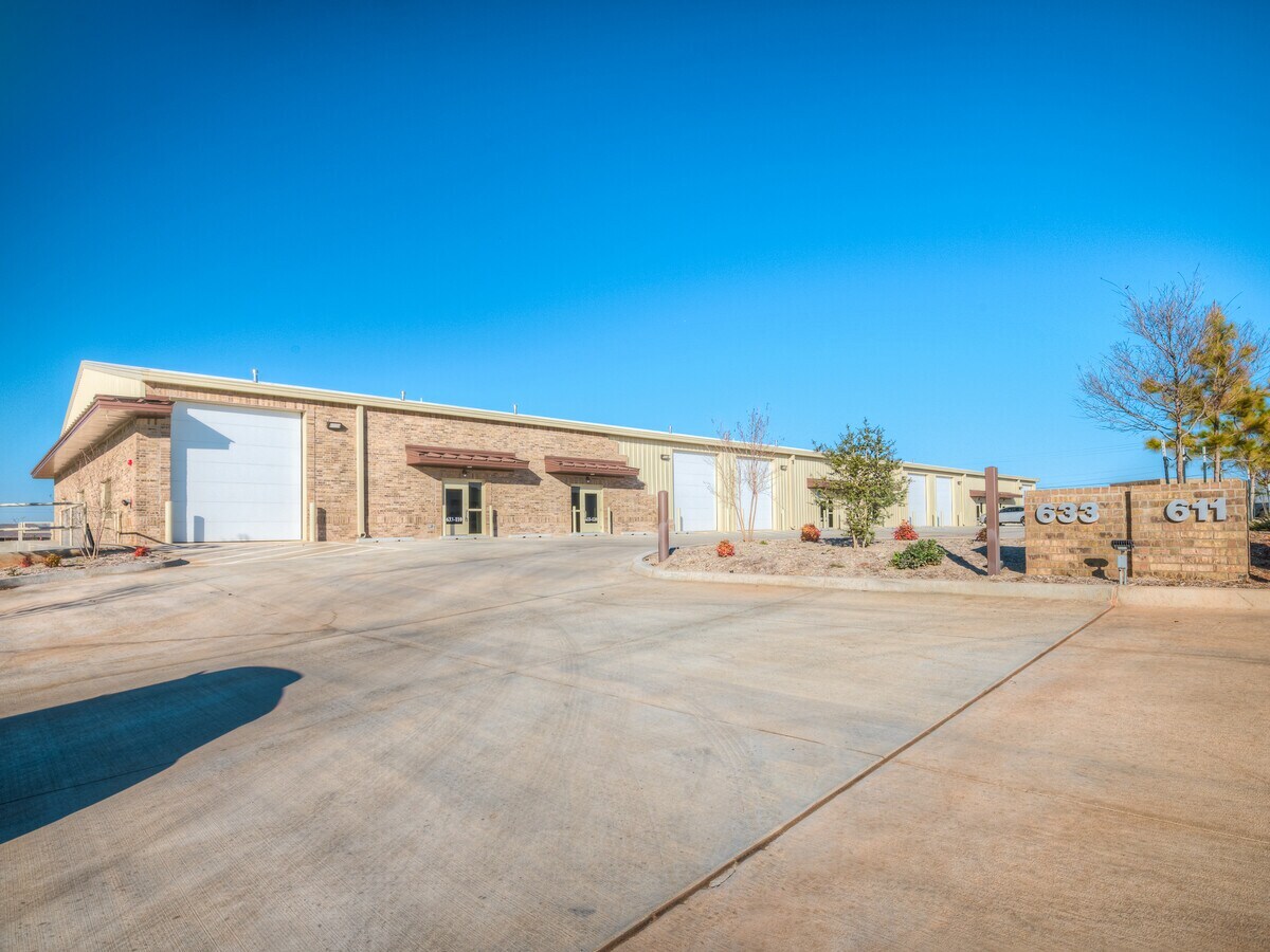 633 Hundred Oaks Dr, Edmond, OK for Rent
