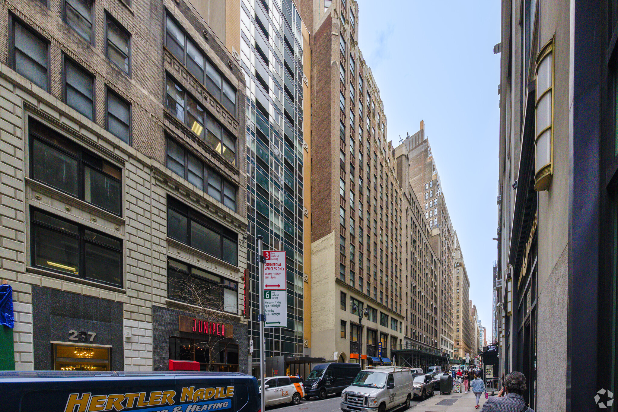 223-225 W 35th St, New York, NY for Rent