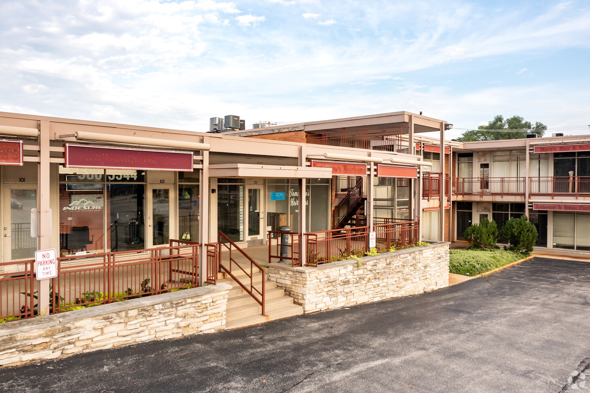 650 Roosevelt Rd Glen Ellyn, IL 60137 Retail Property for Lease on