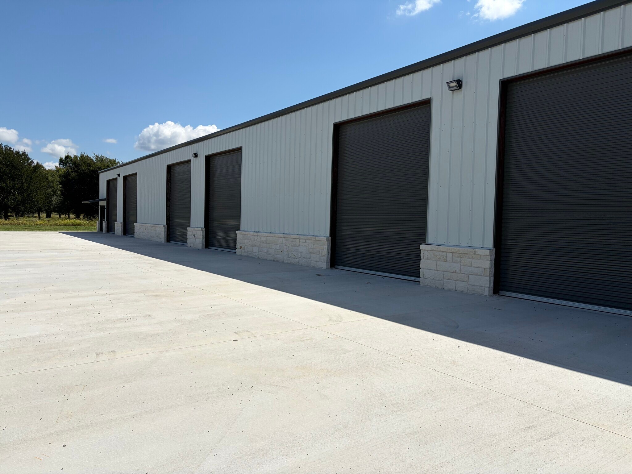 12425 Airport Rd, Hearne, TX for Rent