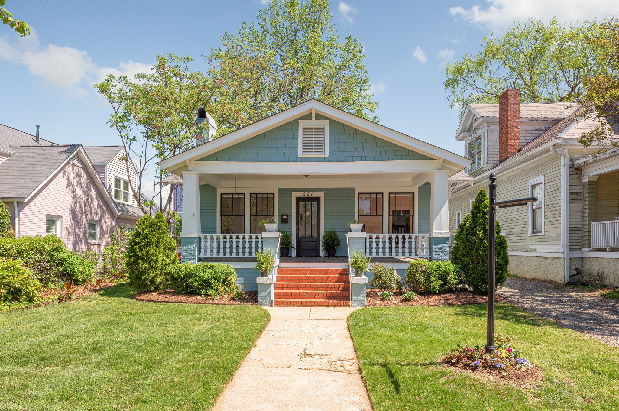 221 E Kingston Ave, Charlotte, NC for Sale