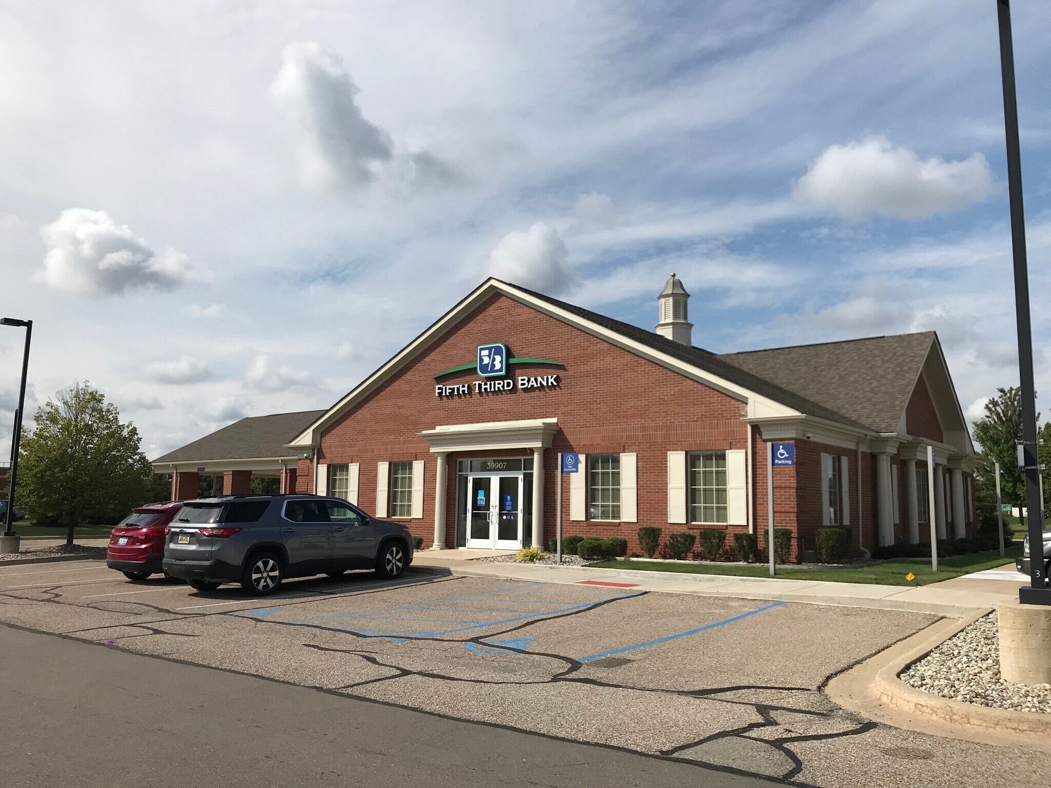 39907 S Groesbeck Hwy, Clinton Township, MI for Rent