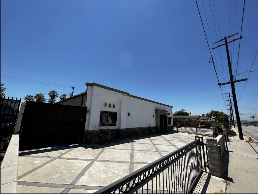 1044 W 1st St, Pomona, CA for Rent