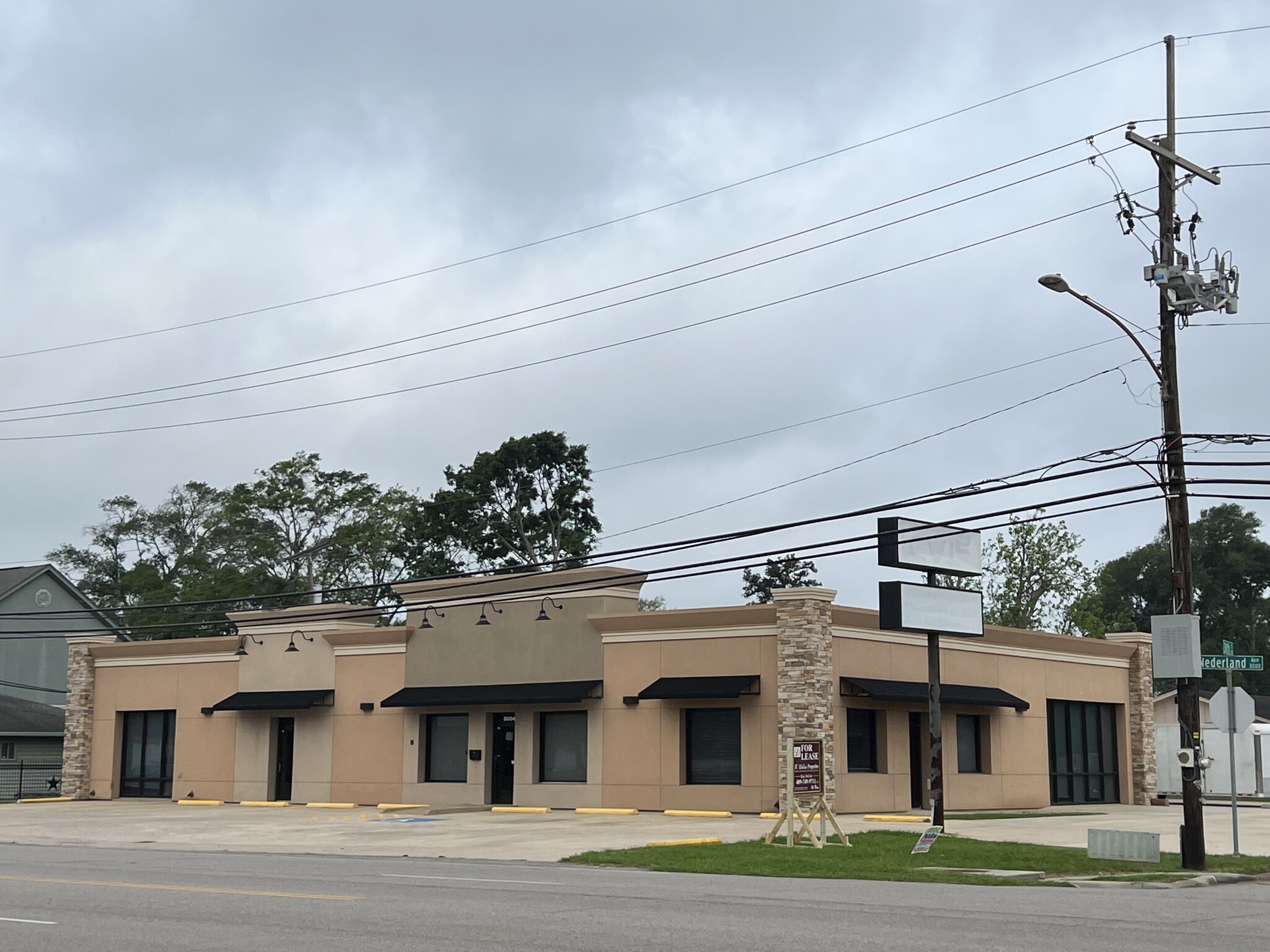 3004 Nederland Ave, Nederland, TX for Rent