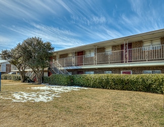 Warr Acres, OK Apartments - 7215-7219 N MacArthur Blvd