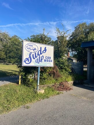 Pittsboro, NC Service Station - 124 Thompson St