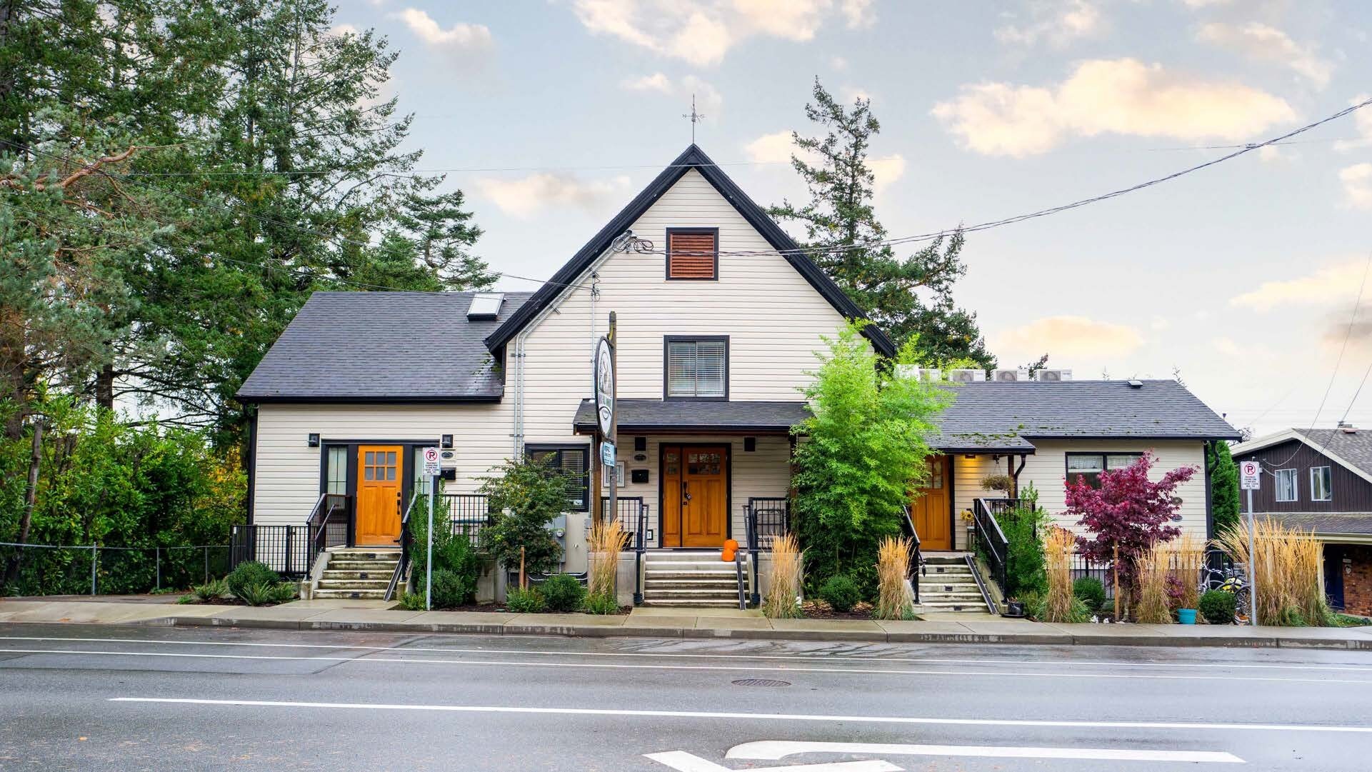 7925 E Saanich Rd, Capital, BC for Sale