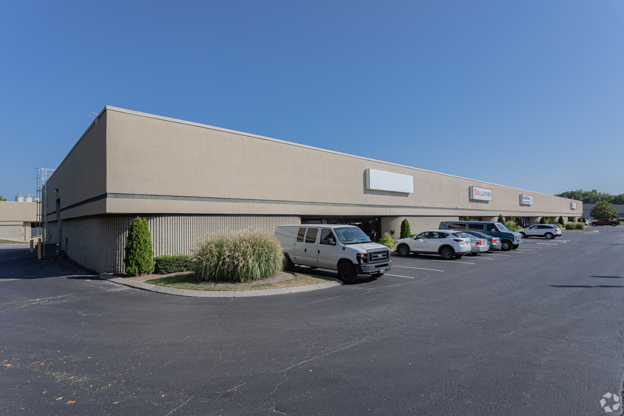 401-409 Harding Industrial Dr, Nashville, TN for Rent