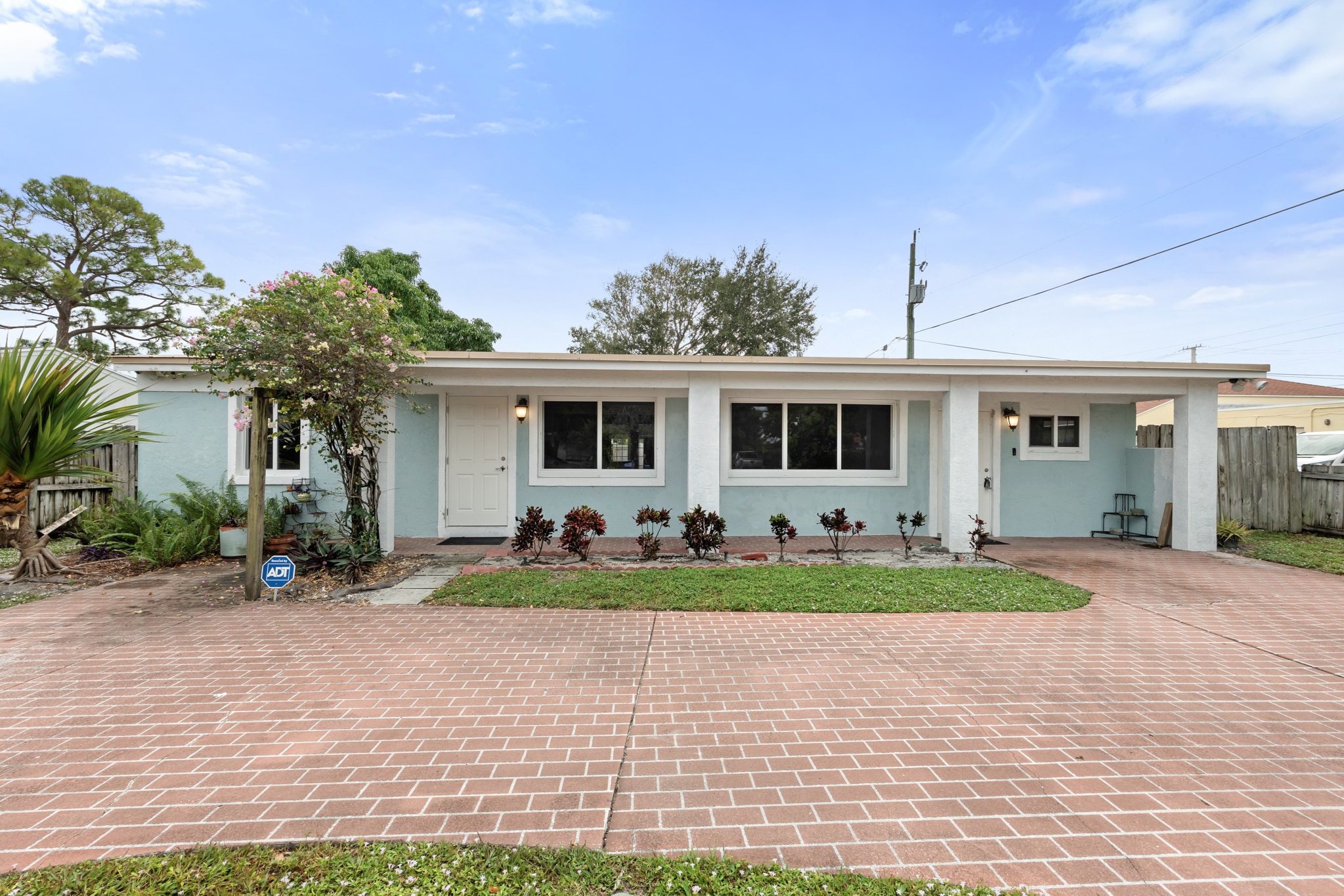 112 Milton St, Lantana, FL for Sale