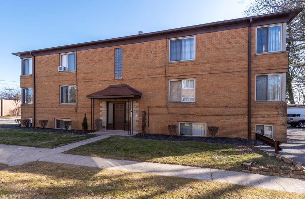 18953 Hilliard Blvd Rocky River, OH 44116 MultiFamily Property for