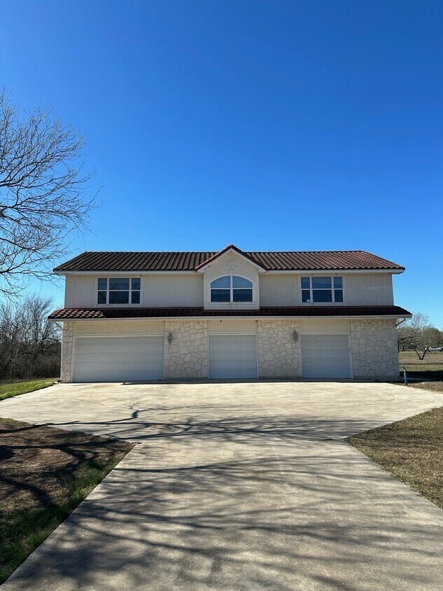 226 FM 1343, Castroville, TX for Rent