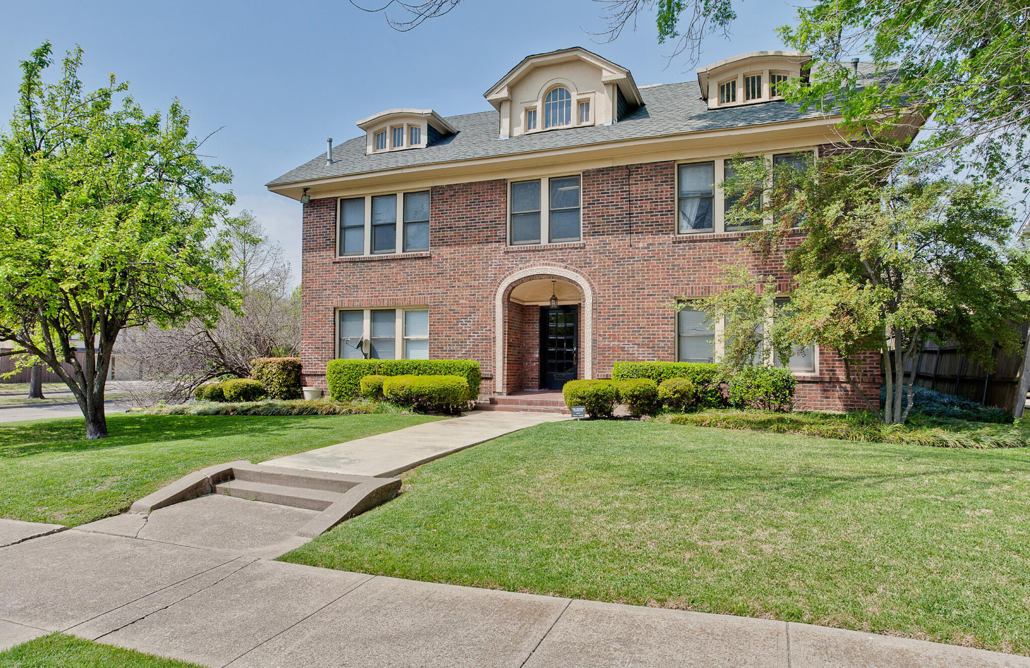 5203 Worth St, Dallas, TX for Sale