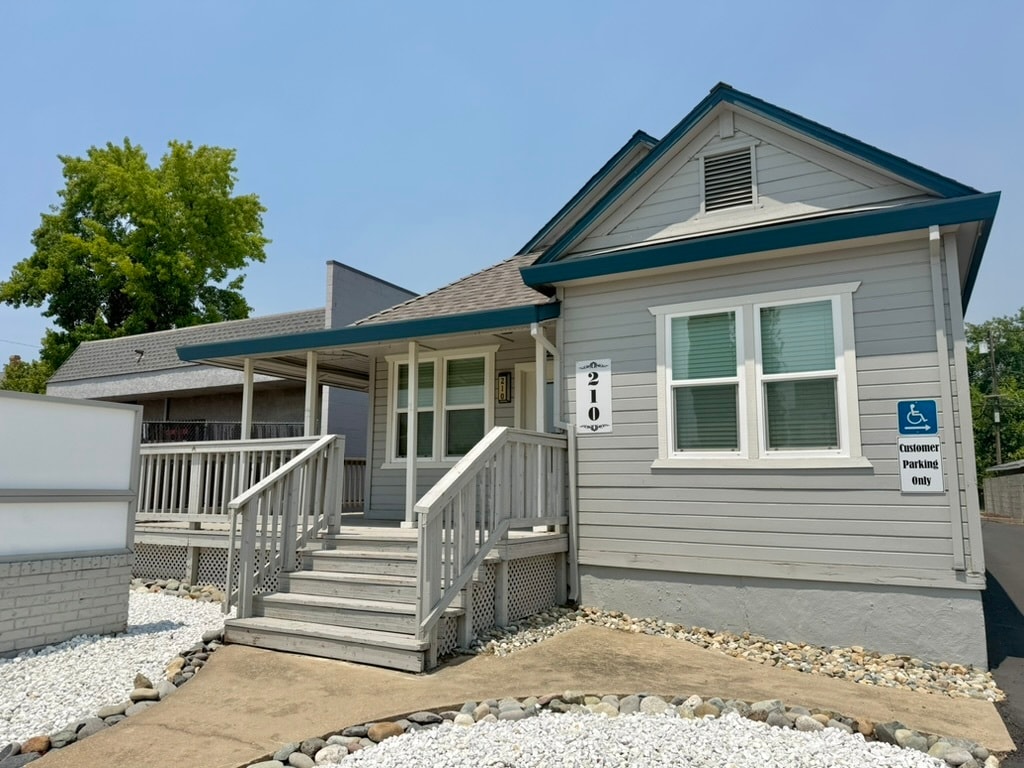 210 Grove St, Roseville, CA for Rent