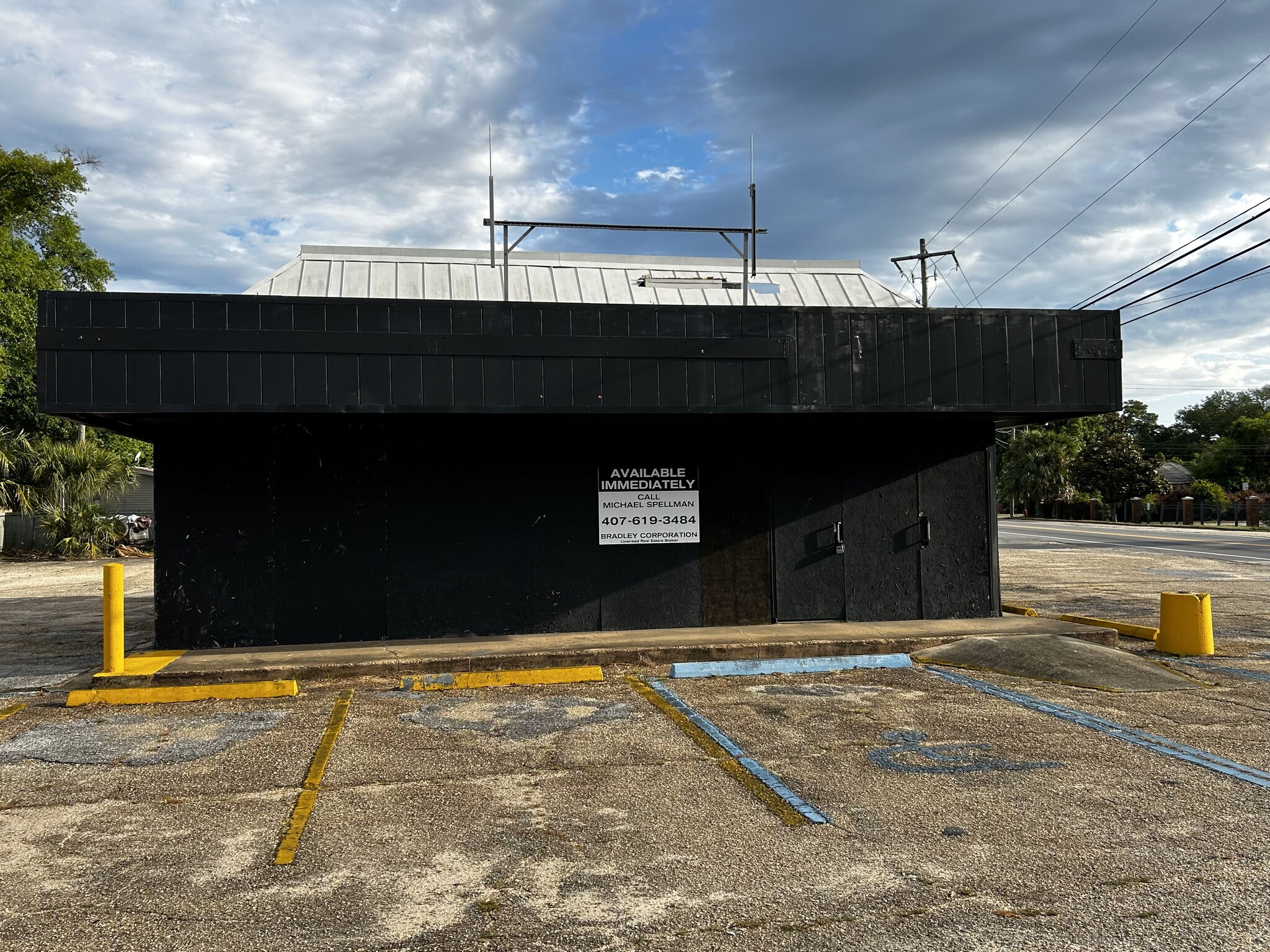 4010 Barrancas Ave, Pensacola, FL for Rent