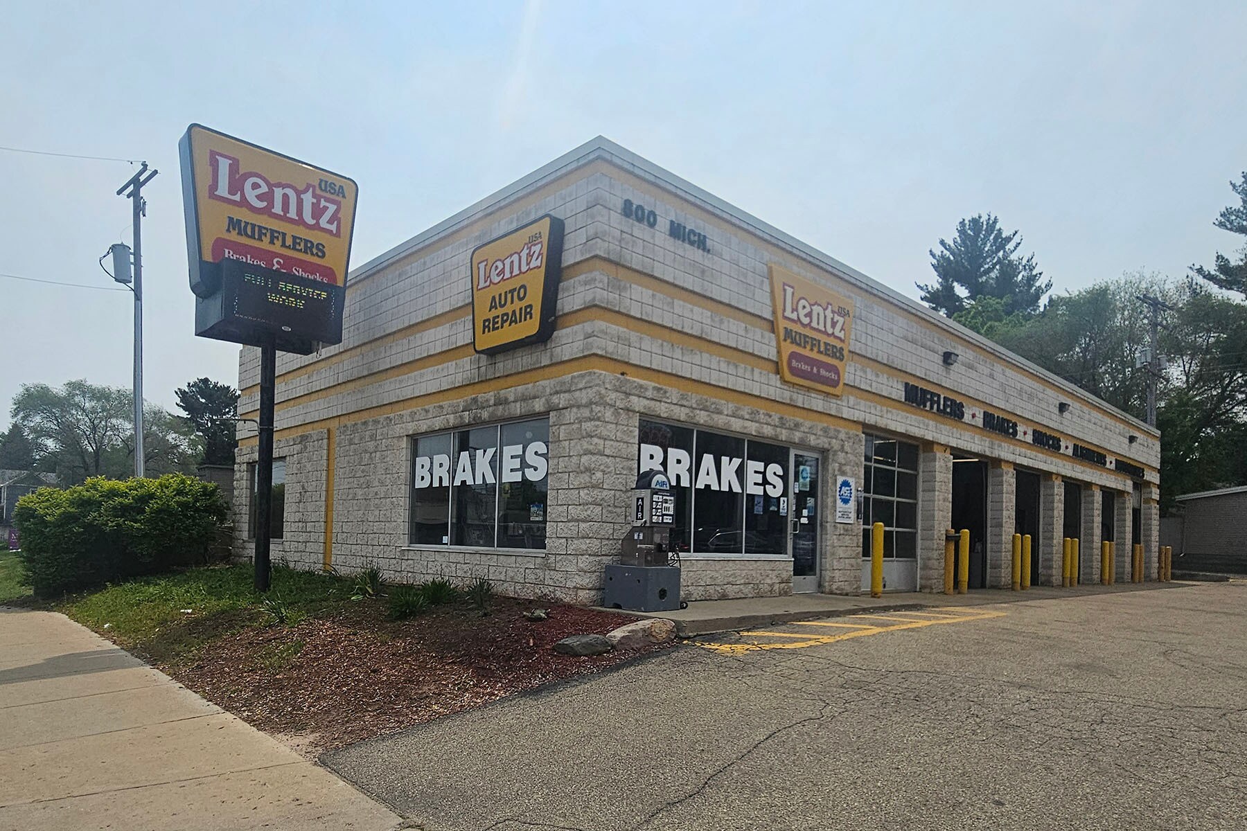 800 Michigan St NE, Grand Rapids, MI for Sale