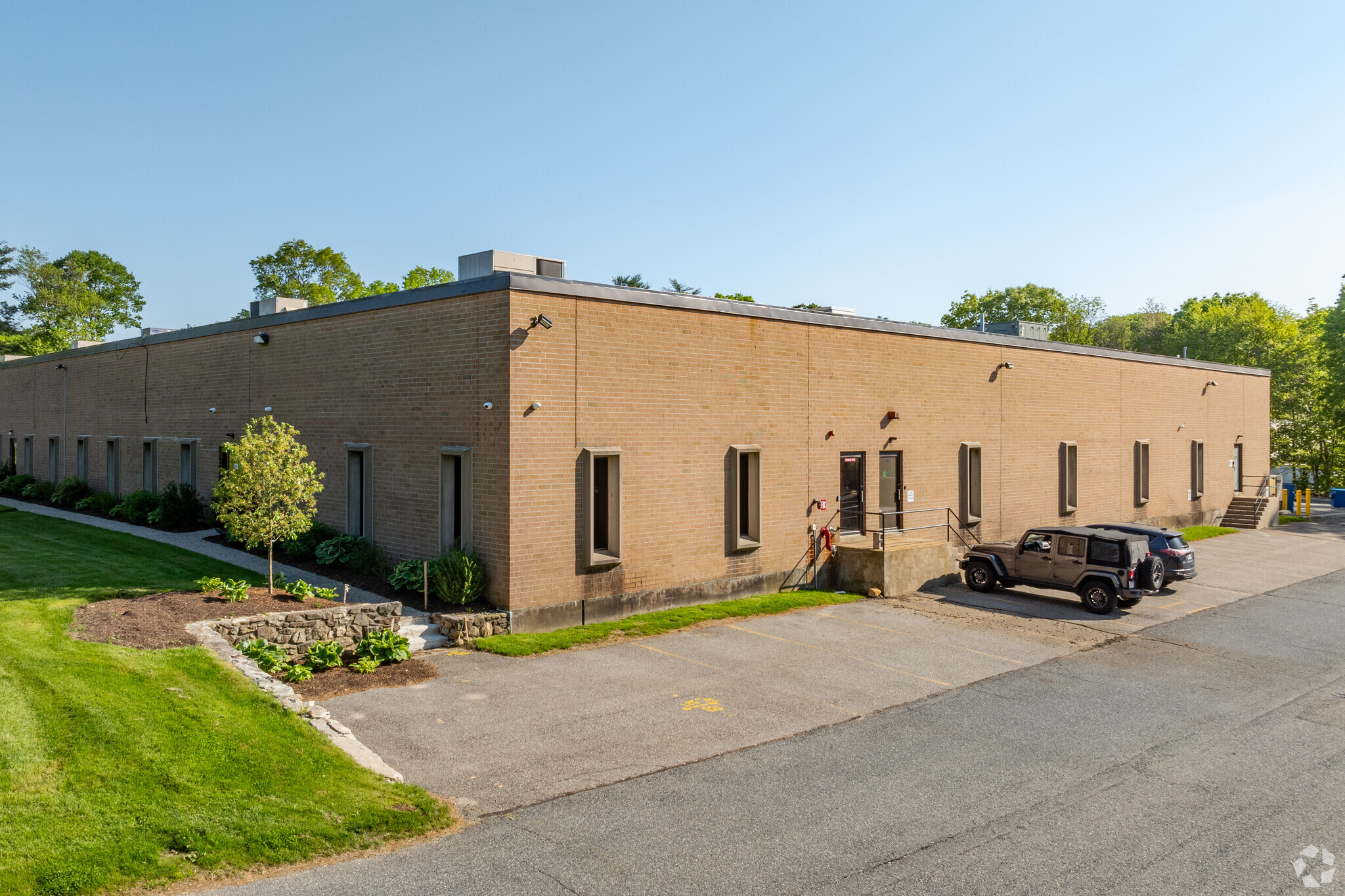 100-106 South St, Hopkinton, MA for Rent