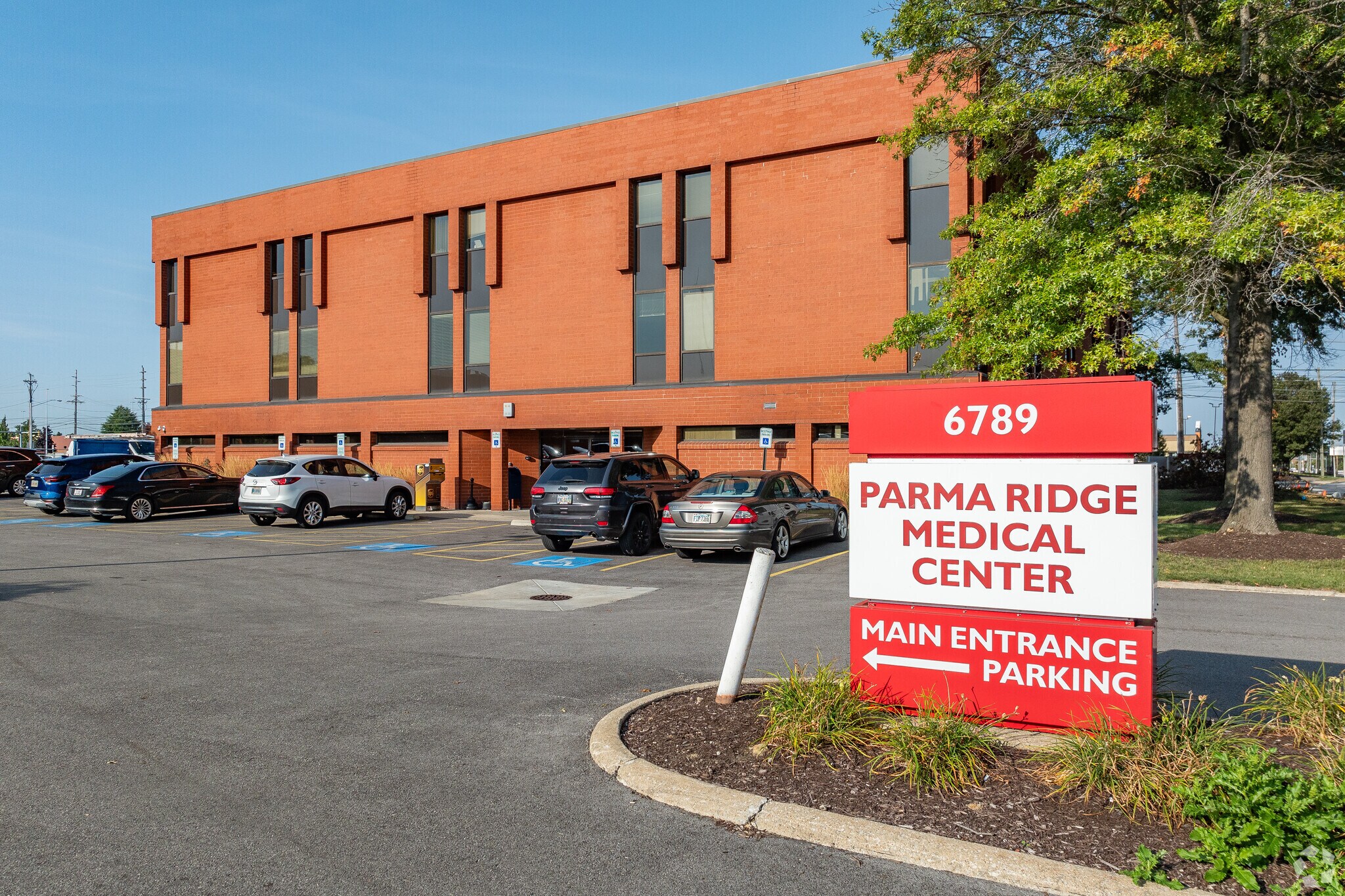 6789 Ridge Rd, Parma, OH for Rent