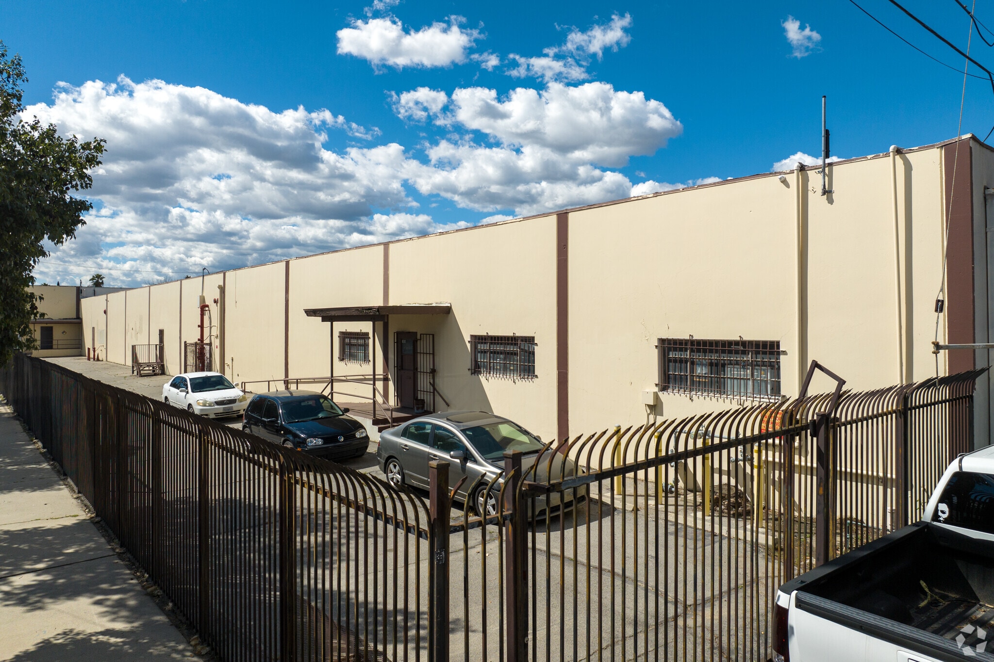 1050 W Rialto Ave, San Bernardino, CA for Rent