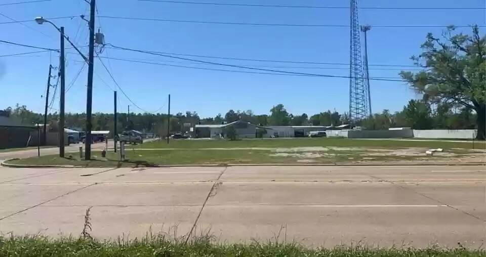 421 Tunica Dr Marksville, LA 71351 Land Property for Lease on