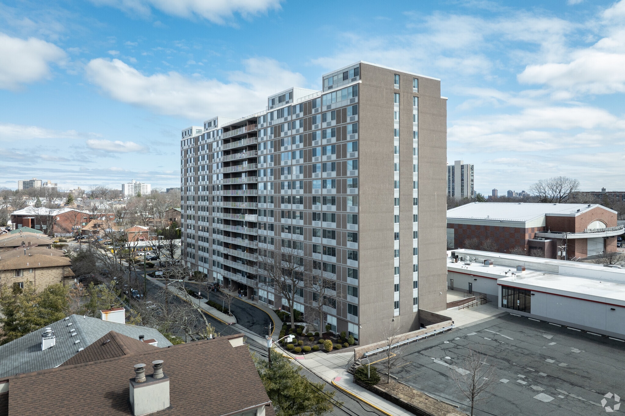 1350 15th St, Fort Lee, NJ for Rent