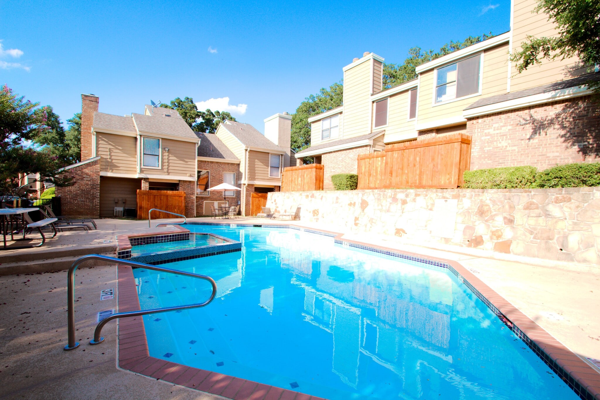 2121 Park Willow Ln. Unit C, Arlington, TX for Sale